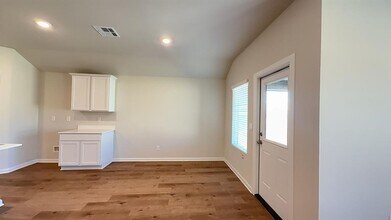 10213 NW 28th Terrace in Yukon, OK - Building Photo - Building Photo