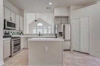 10615 Indian Paintbrush Ln in Houston, TX - Building Photo - Building Photo