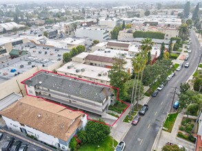 14327 Dickens St in Sherman Oaks, CA - Building Photo - Primary Photo