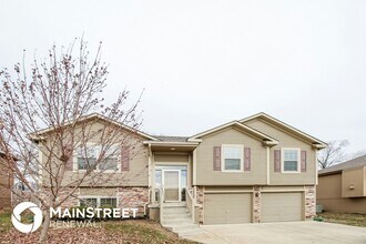 1500 NW Hilltop Ln in Grain Valley, MO - Building Photo - Building Photo