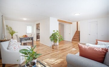 70 S Tallyho Dr in Springfield, MA - Building Photo - Building Photo