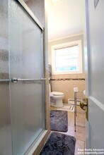 27 South Crescent Circuit, Unit 1 in Boston, MA - Foto de edificio - Building Photo