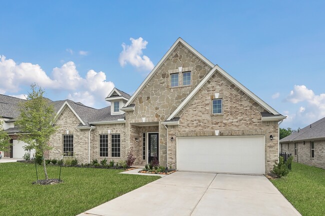 property at 253 Peninsula Pt Dr