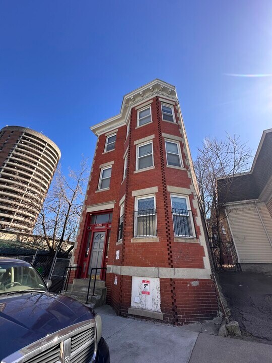4A Weld Ave, Unit 1 in Boston, MA - Building Photo