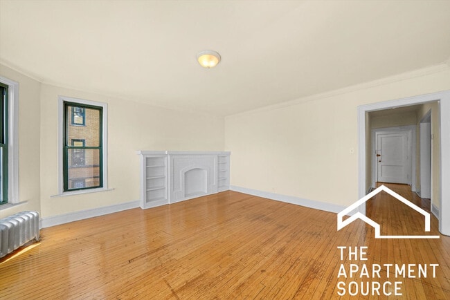 2338 N Spaulding Ave in Chicago, IL - Foto de edificio - Building Photo