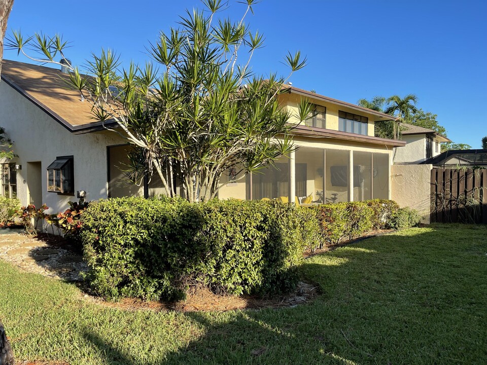 354 SW 28th Ave in Delray Beach, FL - Building Photo