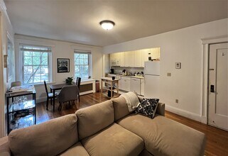 852 Massachusetts Ave, Unit 3 in Cambridge, MA - Foto de edificio - Building Photo