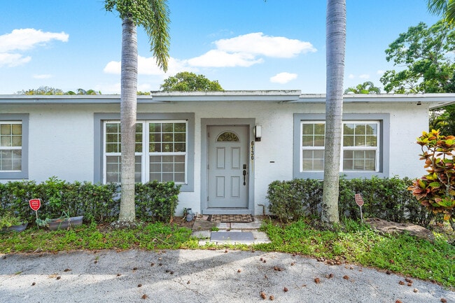 6130 Edwards Rd in Margate, FL - Building Photo - Building Photo