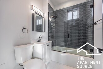 1000 N Mozart St, Unit 3w in Chicago, IL - Building Photo - Building Photo