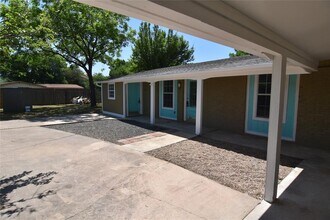 2913 E 51st St in Austin, TX - Building Photo - Building Photo