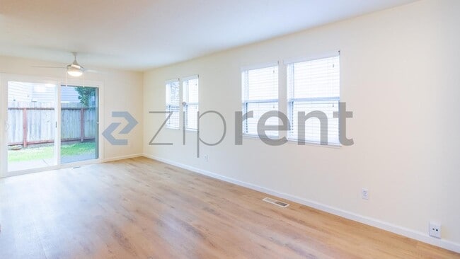 730 Jefferson St in Petaluma, CA - Building Photo - Building Photo