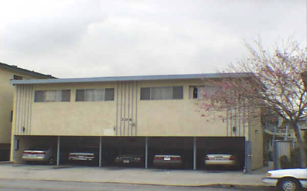 208 E Chevy Chase Dr in Glendale, CA - Building Photo - Building Photo