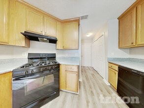 280 Lassiter Dr in Covington, GA - Building Photo - Building Photo