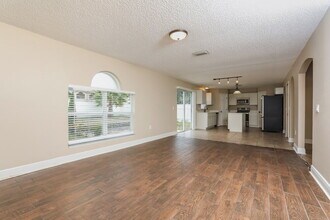 293 Sawyerwood Pl in Oviedo, FL - Foto de edificio - Building Photo