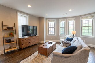 941 S 8th St in Philadelphia, PA - Building Photo - Building Photo