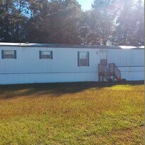 2710 W Black Creek Rd in Florence, SC - Building Photo
