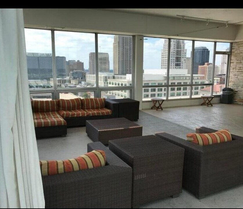 600 E 8th St in Kansas City, MO - Building Photo