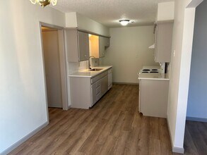 928 SW 97th St in Oklahoma City, OK - Building Photo - Building Photo