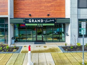 The Grand on Broadway in Tacoma, WA - Foto de edificio - Building Photo