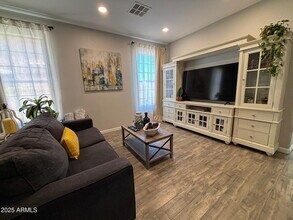 2839 E Sports Ct in Gilbert, AZ - Building Photo - Building Photo