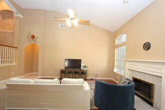 1505 Ash Run Ct in Pearland, TX - Building Photo - Building Photo