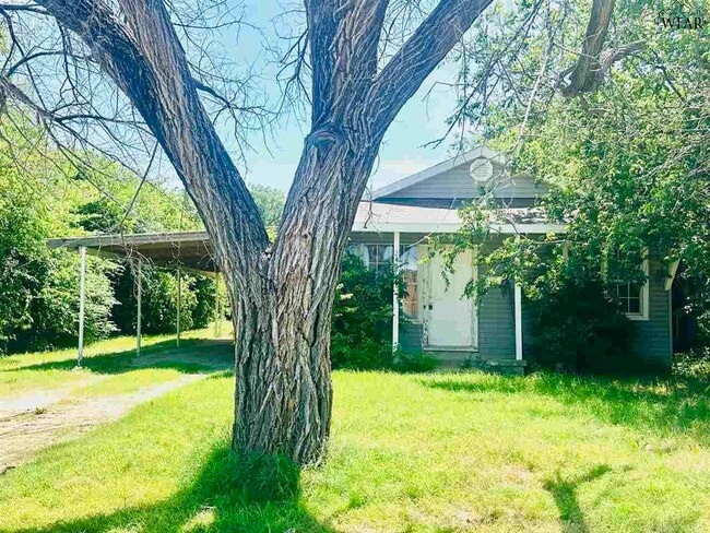 property at 2407 Carrigan Ave