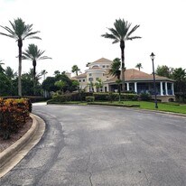 7280 Westpointe Blvd in Orlando, FL - Building Photo