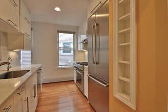 84 Tremont St, Unit 1 in Cambridge, MA - Foto de edificio - Building Photo