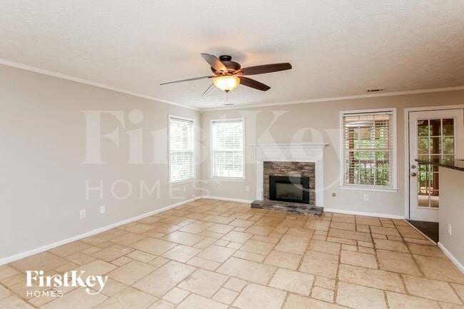 5651 Skylar Creek Ln NE in Buford, GA - Foto de edificio - Building Photo
