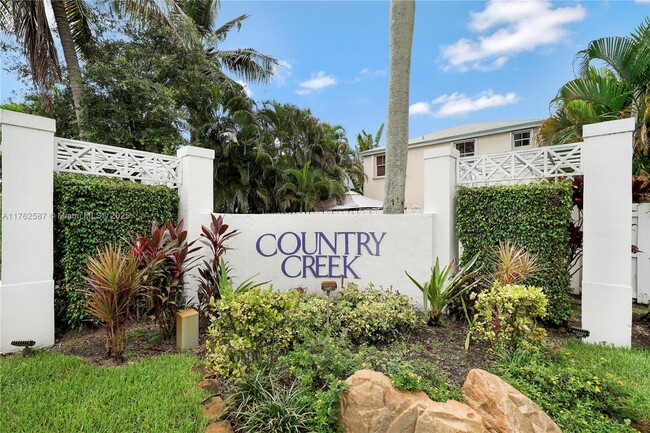 4200 SW 72nd Way in Davie, FL - Building Photo - Building Photo
