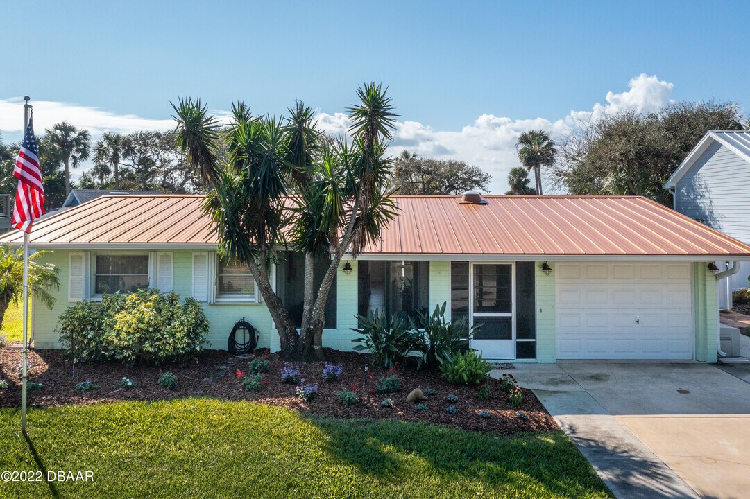 4638 Saxon Dr in New Smyrna Beach, FL - Building Photo