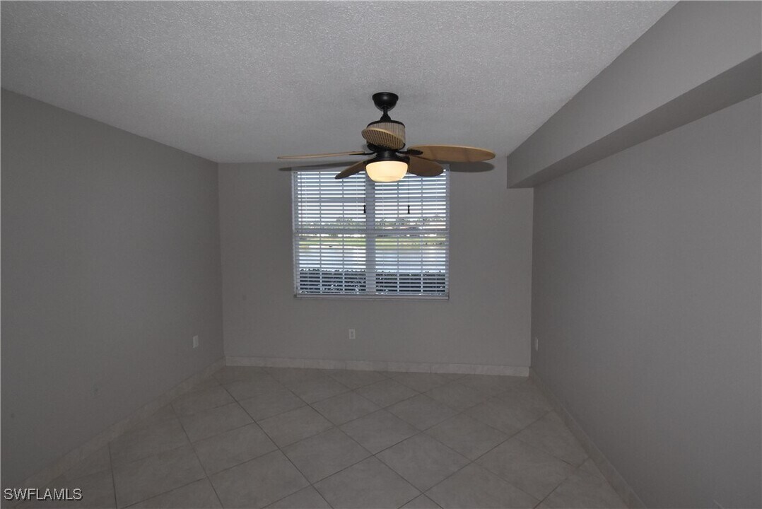 8736 River Homes Lane in Bonita Springs, FL - Foto de edificio