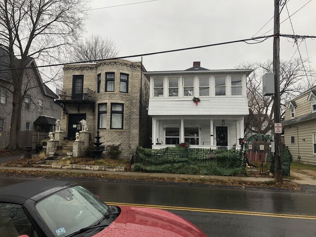 property at 9 Lincoln St