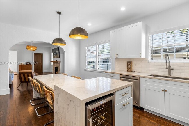829 Lorca St in Miami, FL - Building Photo - Building Photo