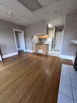 879 Beacon St, Unit 21 in Boston, MA - Building Photo - Building Photo