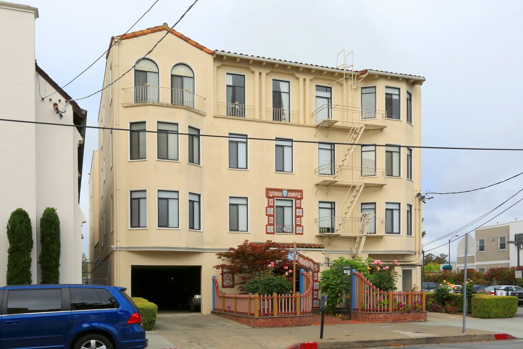 Casa Mia Apartments in Burlingame, CA - Foto de edificio