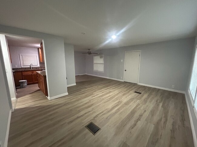 property at 3844 Hixon Ave