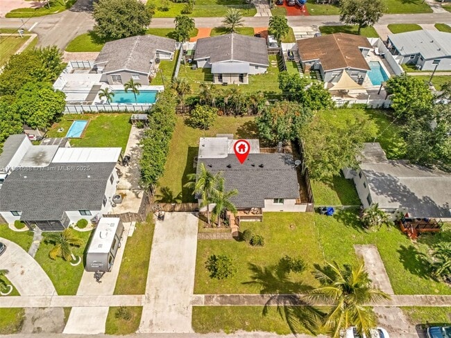 7557 Farragut St in Hollywood, FL - Building Photo - Building Photo