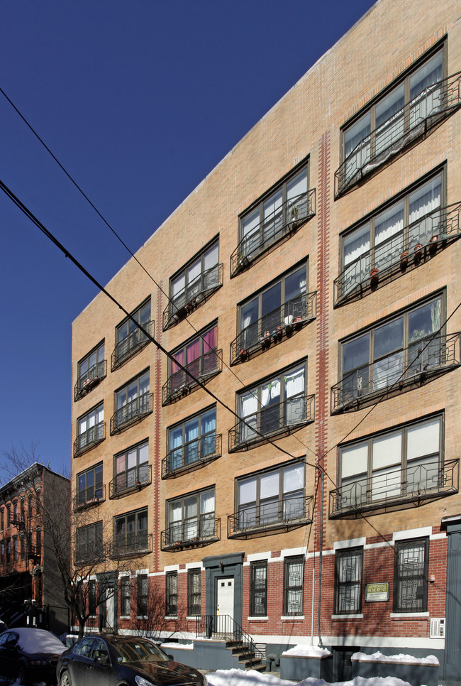 240 5th St in Jersey City, NJ - Building Photo - Building Photo