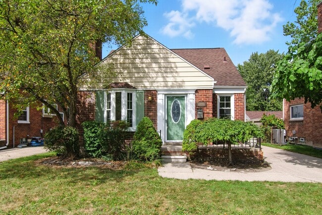 property at 20943 Hunt Club Dr