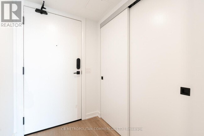 7-307 Fairbank Ave in Toronto, ON - Building Photo - Building Photo