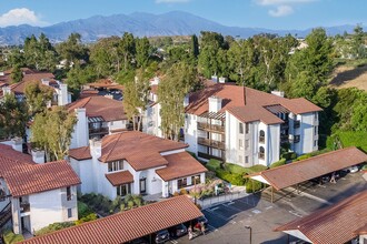 Ridgecrest Apartments in Lake Forest, CA - Foto de edificio - Building Photo