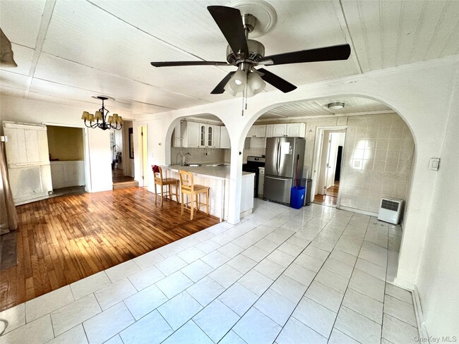 property at 152 Forest Glen Rd