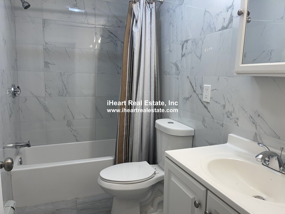 338 K St, Unit 1 in Boston, MA - Building Photo