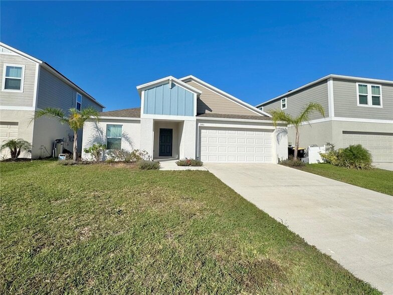 1580 Axel Cir in Winter Haven, FL - Building Photo