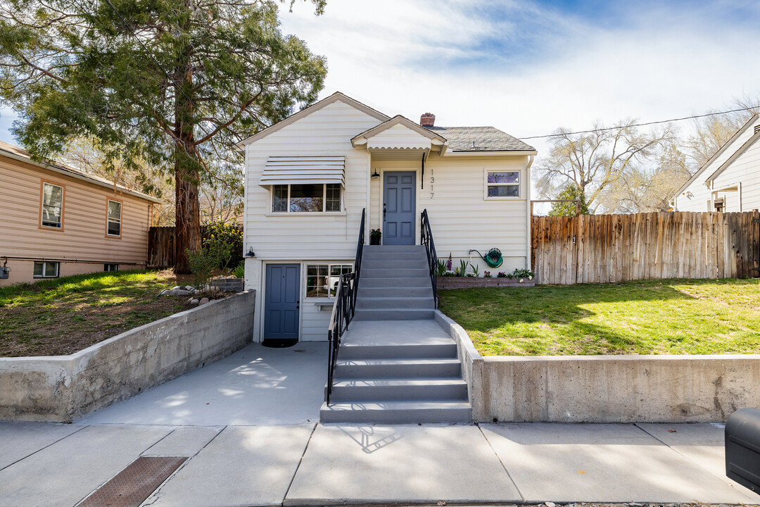 1317 Faland Way in Reno, NV - Building Photo