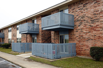 South of Dauphin Apartments in Mobile, AL - Building Photo - Building Photo