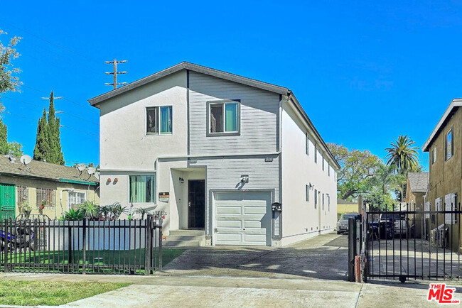 907 E 88th St in Los Angeles, CA - Building Photo - Building Photo