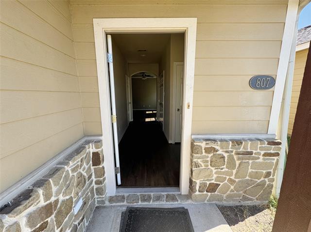 807 S Wilson St in Kaufman, TX - Building Photo - Building Photo
