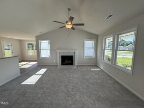 91 Oakfield Trce Dr in Four Oaks, NC - Foto de edificio - Building Photo